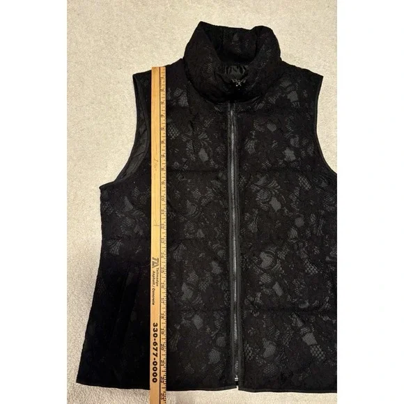 BANANA REPUBLIC Lace Overlay Puffer Vest Size Small - Picture 4 of 6